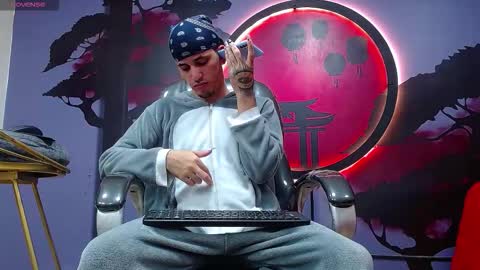 king voy online show from November 1, 9:06 pm