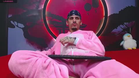 king voy online show from December 3, 8:40 pm