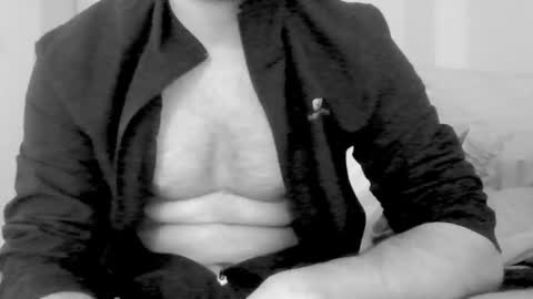 Snapshot of kingindisguise69 chatting on February 15, 5:07 pm kingindisguise69 online show from February 15, 5:07 pm