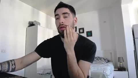 Snapshot of kingkarlos_ chatting on March 4, 9:51 am KingKarlos online show from March 4, 9:51 am