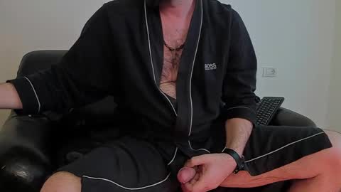 Snapshot of kingmallcom chatting on February 10, 5:41 pm The King online show from February 10, 5:41 pm