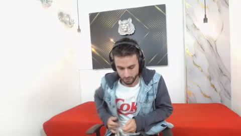 KING  online show from April 2, 3:48 am