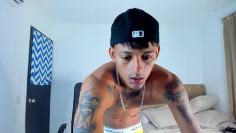 DOMINANT ALPHA KINGS online show from October 31, 12:00 am