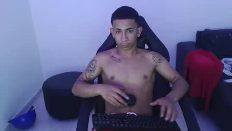 DOMINANT ALPHA KINGS online show from March 10, 6:46 pm