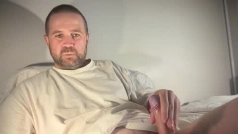 Snapshot of kingsizetease chatting on February 11, 3:33 am kingsizetease online show from February 11, 3:33 am