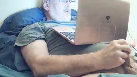 kingtongue10 online show from November 14, 10:25 am