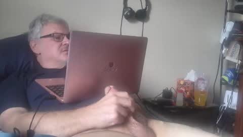 kingtongue10 online show from March 11, 7:31 pm