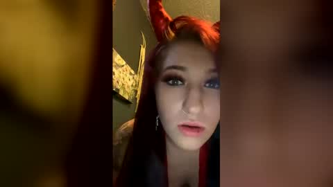 Snapshot of kinkqueenkae chatting on June 1, 10:44 pm kinkqueenkae online show from June 1, 10:44 pm