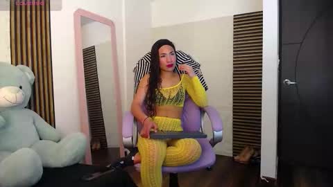 Snapshot of kinky_milky chatting on September 9, 1:49 am Lia online show from September 9, 1:49 am