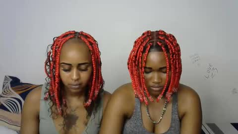 Snapshot of kinky_secrett chatting on September 11, 10:32 pm Cupshee and cushey online show from September 11, 10:32 pm