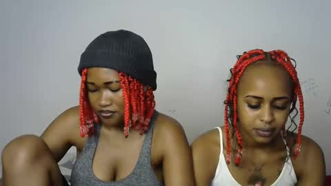 Snapshot of kinky_secrett chatting on September 14, 11:42 am Cupshee and cushey online show from September 14, 11:42 am