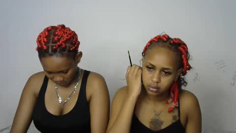 Snapshot of kinky_secrett chatting on September 18, 7:21 am Cupshee and cushey online show from September 18, 7:21 am