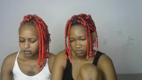 Snapshot of kinky_secrett chatting on September 26, 2:43 pm Cupshee and cushey online show from September 26, 2:43 pm