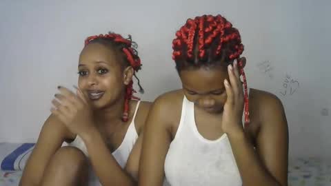 Snapshot of kinky_secrett chatting on September 27, 7:46 am Cupshee and cushey online show from September 27, 7:46 am