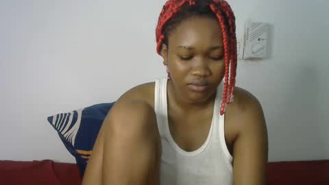Snapshot of kinky_secrett chatting on October 2, 9:55 pm Cupshee and cushey online show from October 2, 9:55 pm