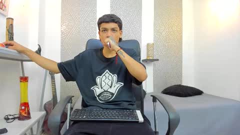   online show from October 11, 11:31 am