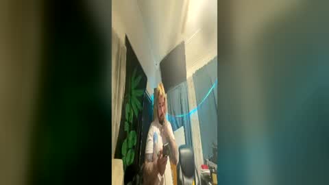 Snapshot of kinkybiguy14 chatting on June 21, 2:14 am Kinky Cassie online show from June 21, 2:14 am