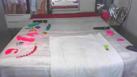 KinyBunz online show from February 19, 2:07 am