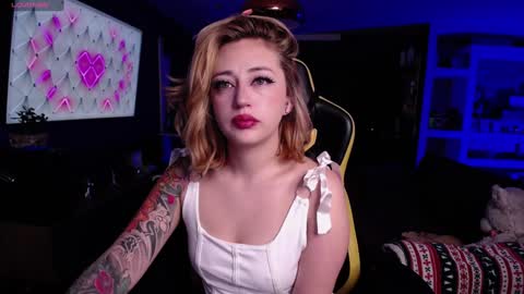  Sara  online show from January 3, 6:33 am