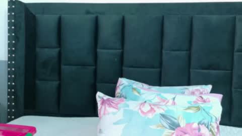 MISS RYN  online show from March 15, 11:49 am