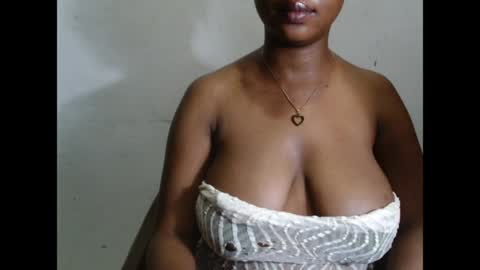 kinkyjuicexx online show from April 3, 10:52 pm