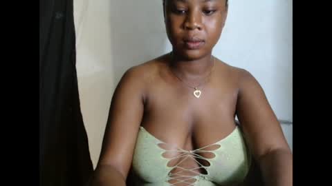 kinkyjuicexx online show from April 8, 10:37 am