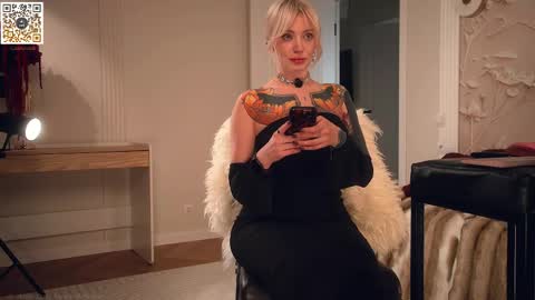 kinkylina_ online show from April 29, 2:54 pm