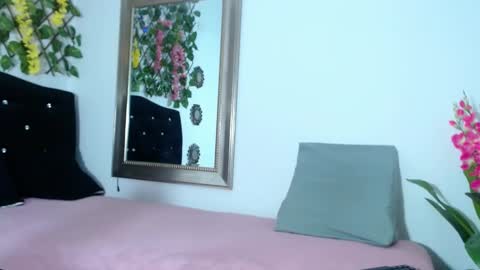 Snapshot of kinkysweet__ chatting on February 28, 10:50 pm Isabella online show from February 28, 10:50 pm