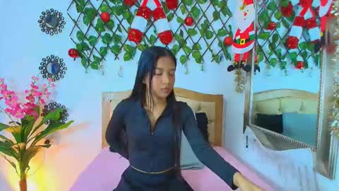 Snapshot of kinkysweet__ chatting on December 5, 1:42 pm Isabella online show from December 5, 1:42 pm