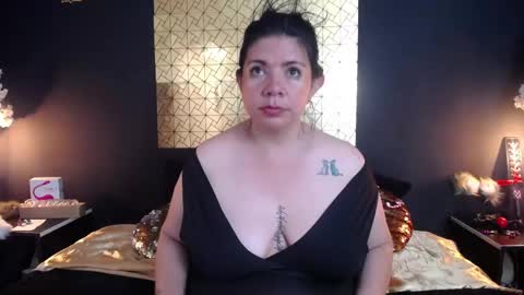 kinkyy_mom online show from April 15, 8:42 pm