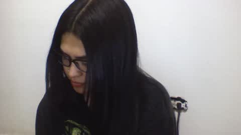 kion_and_valu online show from October 10, 12:42 am