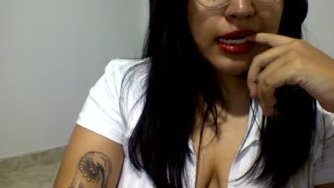 Snapshot of kion_and_valu chatting on June 18, 1:50 am kion_and_valu online show from June 18, 1:50 am