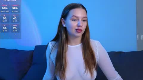 Snapshot of kira_briis chatting on July 13, 7:05 pm Kira Briis online show from July 13, 7:05 pm