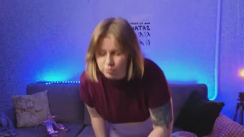 Snapshot of kira_citro chatting on January 10, 12:17 am Kira NEXT STREAM December 4 5pm CET 11am EST online show from January 10, 12:17 am