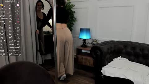 kira_energy online show from November 27, 2:13 am