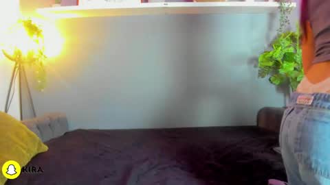 kira_exe online show from June 2, 11:34 am
