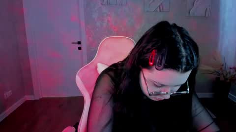 kira online show from April 1, 1:06 am