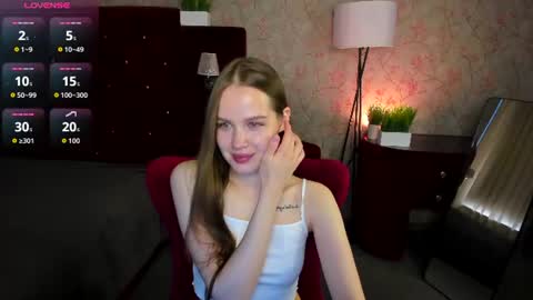 Snapshot of kira_here_ chatting on July 19, 9:24 am Kira online show from July 19, 9:24 am