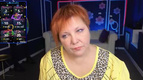 Snapshot of kira_kennet chatting on October 18, 9:43 am Kira Kennet online show from October 18, 9:43 am