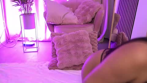kira krush online show from May 29, 4:54 am