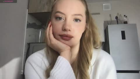 Kira online show from April 19, 2:33 am