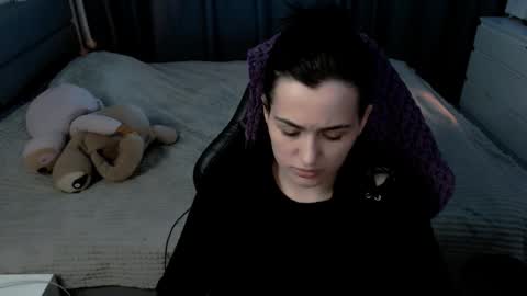 Kira  follow me  online show from March 4, 11:00 pm