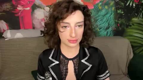 Kira  online show from April 18, 5:39 pm