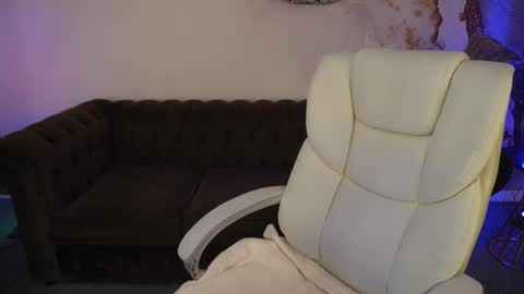 Snapshot of kiracandys chatting on February 9, 9:49 pm Kira online show from February 9, 9:49 pm