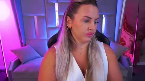 Snapshot of kiracandys chatting on September 19, 9:37 pm Kira online show from September 19, 9:37 pm