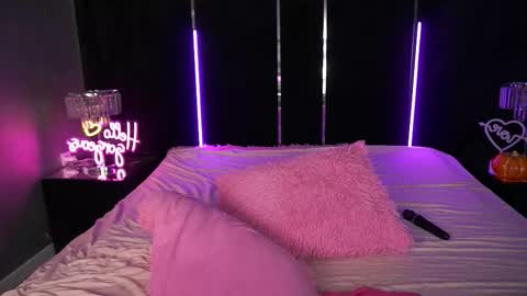 Snapshot of kiracandys chatting on November 8, 5:07 am Kira online show from November 8, 5:07 am