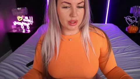 Snapshot of kiracandys chatting on November 8, 11:47 pm Kira online show from November 8, 11:47 pm