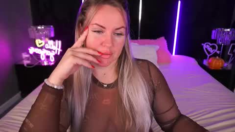 Snapshot of kiracandys chatting on November 14, 12:09 am Kira online show from November 14, 12:09 am