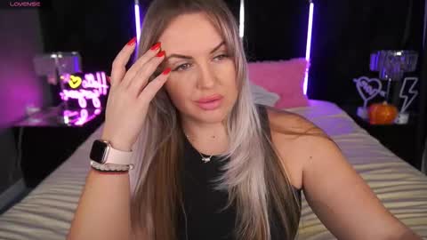 Snapshot of kiracandys chatting on November 17, 8:58 pm Kira online show from November 17, 8:58 pm