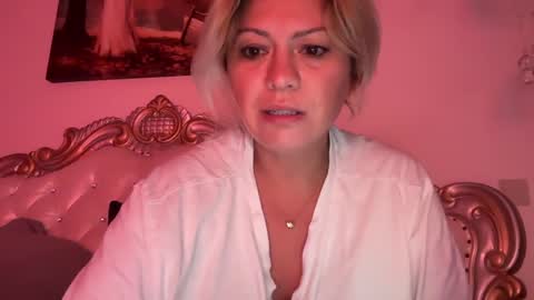 Snapshot of kiradivine chatting on September 10, 1:55 pm KiraDivine online show from September 10, 1:55 pm